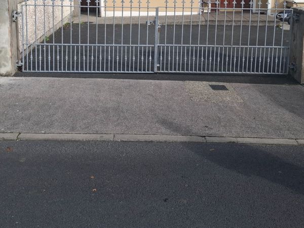 Galvanised house gates - Main image