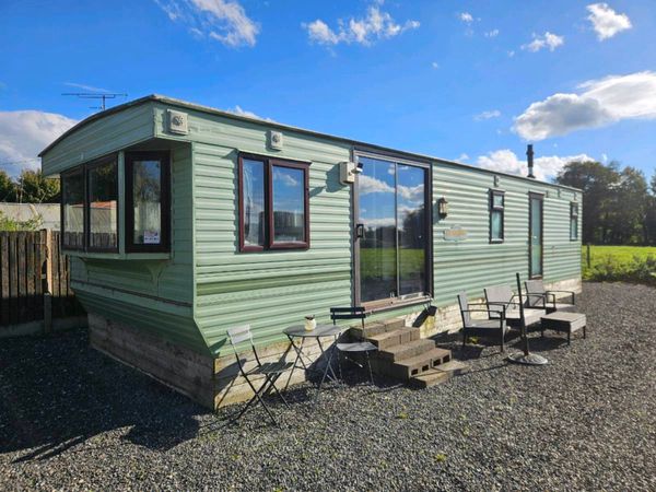 Lyndhurst 37x12 2 bed mobile home - Main image