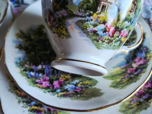 Beautiful Royal vale country cottage tea service - Main image
