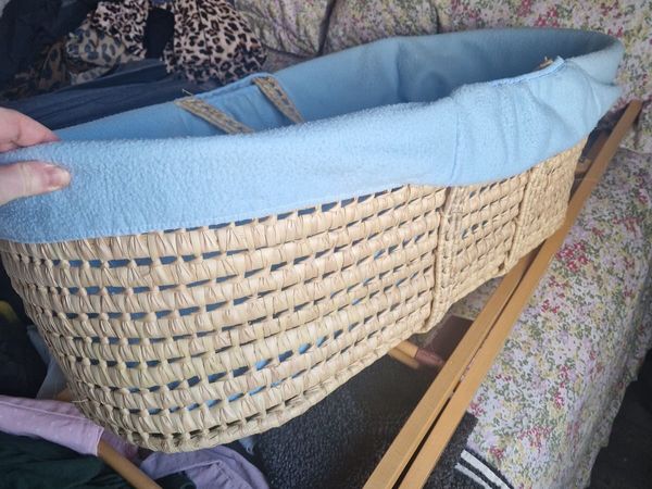 Moses basket, stand and mattress FREE - Main image