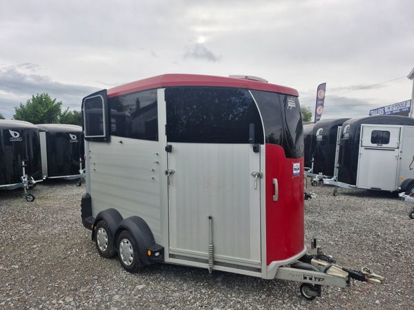 IFOR WILLIAMS HORSEBOXES - Main image