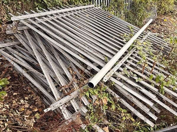 Palisade fencing - Main image