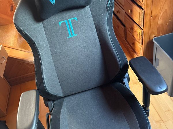 Secret lab Titan Evo gaming/office chair premium - Main image