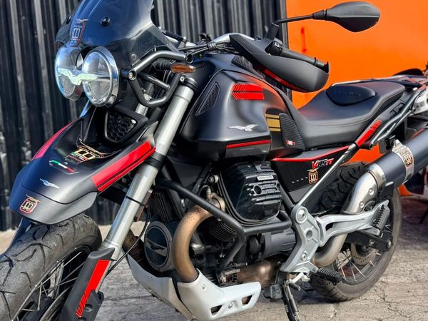 Moto Guzzi V85TT 2025 - Main image