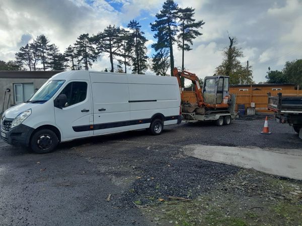 Renault Master with Trailer and EX30 Digger - Main image