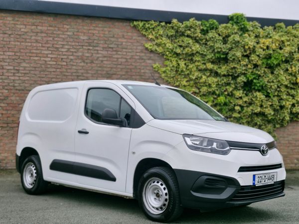 Toyota Proace City €9,950 INCLUDING VAT - Main image