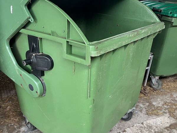 4 Wheelie bins 1100 litre - Main image