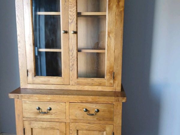 SOLID OAK CABINET LIKE NEW - Main image