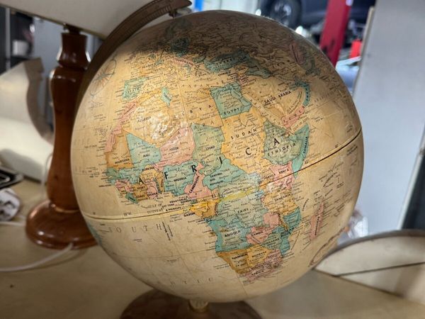 Miscellaneous Items / Antiques - Main image