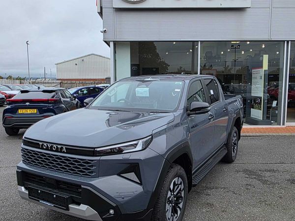 Toyota Hilux Invincible D/Cab Pick Up 2.8 D 48V Au - Main image