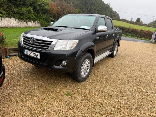 Toyota Hilux 3.0 SRS 2015 in excellent condition - Main image