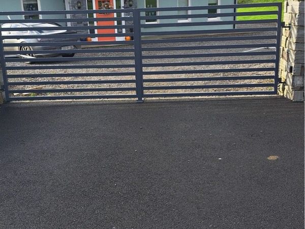 Entrance gates - Main image