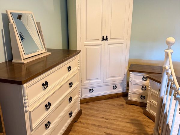 Cream Solid Oak Bedroom Furniture Set - Main image
