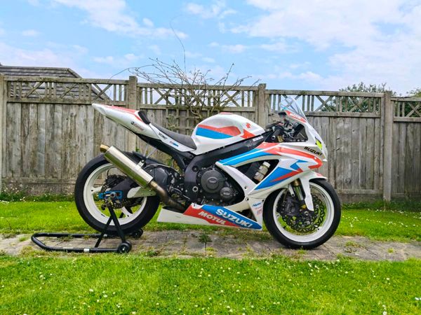 2010 GSXR 600 Track Bike - Main image