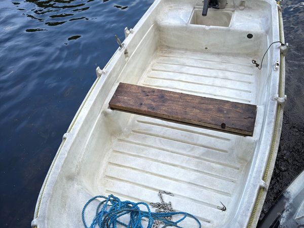 8 ft plastic dinghy - Main image