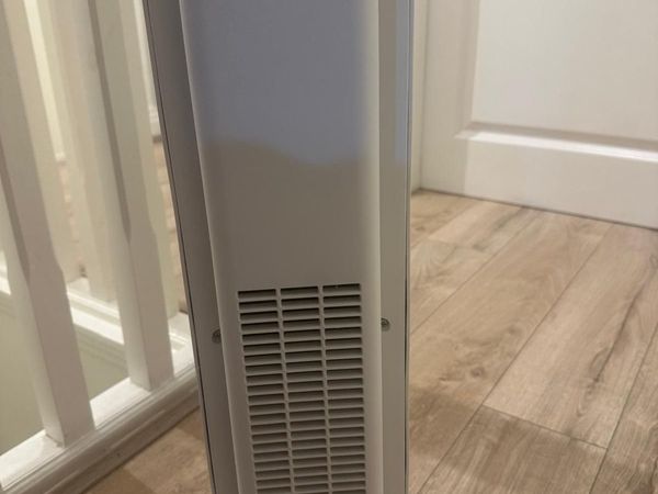 LOGIK L20THW24 Ceramic Fan Heater - White - Main image