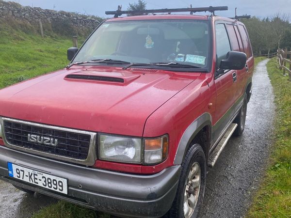 3.1 Isuzu trooper - Main image