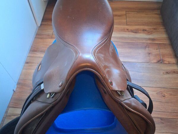 Brown Leather saddle 17 Inches - Main image