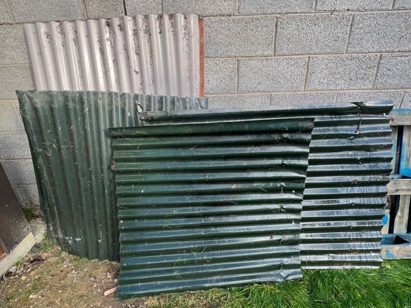 5 green corrugated metal roofing sheets - Main image