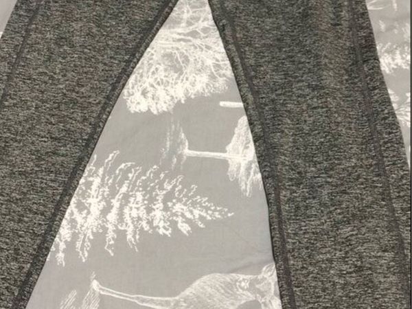 Ladies BNWT Ascis leggings size S €15 - Main image
