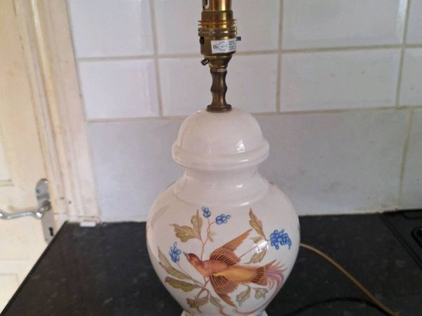 Beautiful ceramic table lamp - Main image