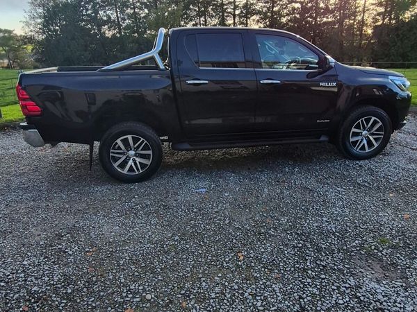 Toyota Hilux 2020 - Main image
