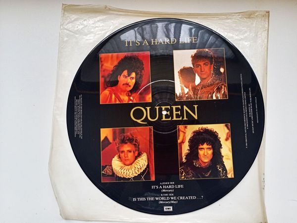 QUEEN  ITS  A  HARD  LIFE   12,,  PICTURE DISC - Main image