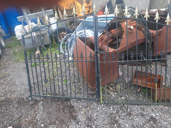 Gates for sale in Cork for €300 on DoneDeal