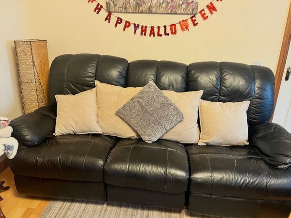 Free to take - black leather couch - Main image