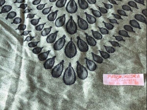 Ladies cashmere shawl €10 - Main image