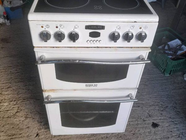 Cooker & chairs - Main image