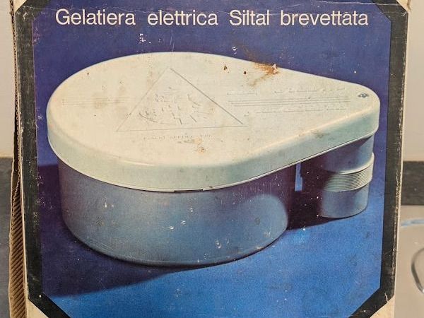 Vintage Ice-cream Maker machine (Italian) - Main image