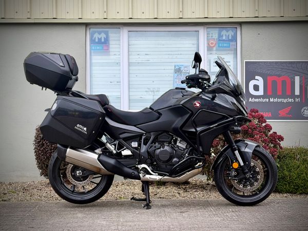 241 Honda NT1100 - Main image