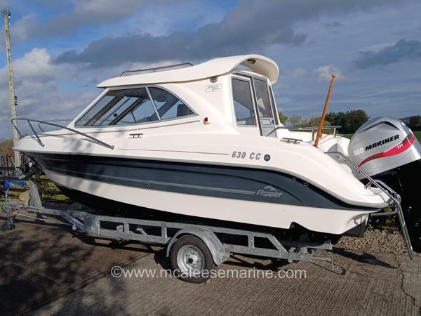 Flipper 630CC powered with a Mariner 100HP - Main image