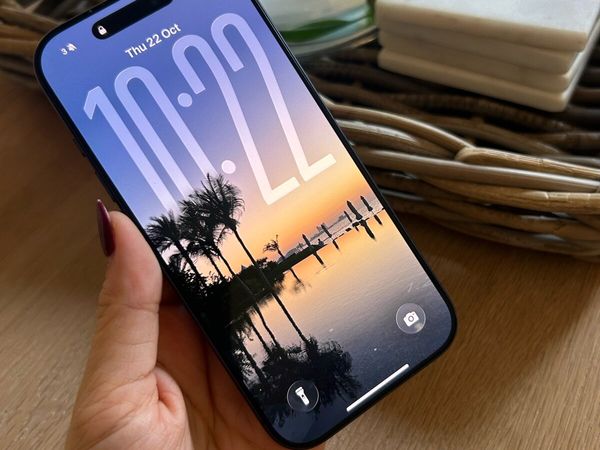 iPhone 17 Pro (Deep Blue - Main image
