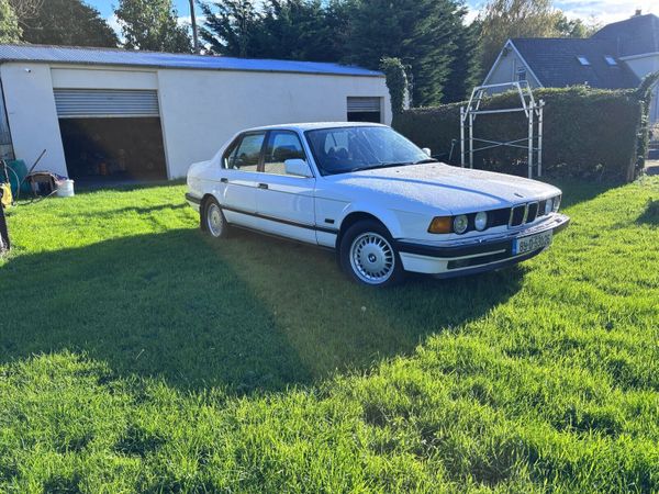 BMW 735i E32 - Main image
