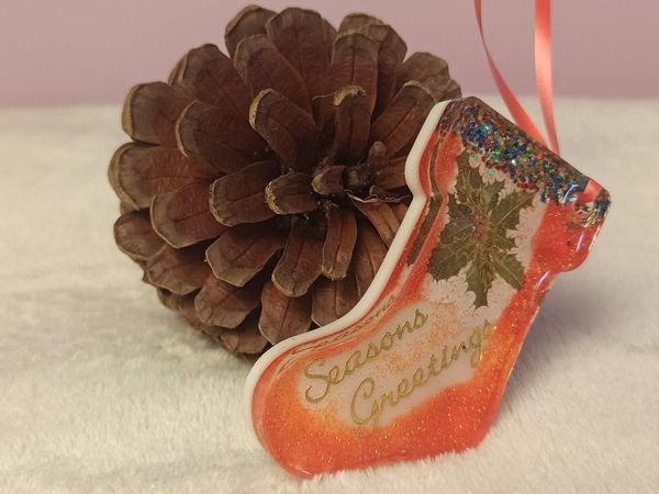 **Handmade Epoxy Resin Christmas Ornament Set – 18 - Main image
