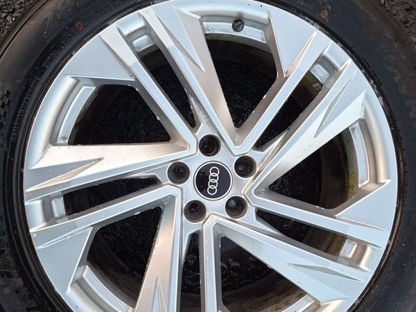 20" Genuine Audi Q7 S Line Alloys with tyres - Main image