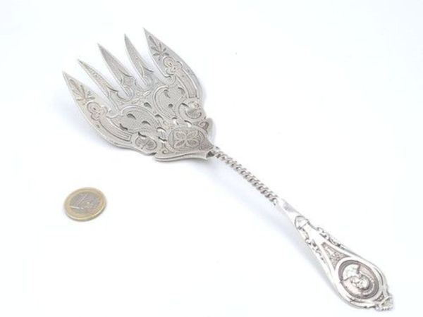 Star Lot-Art-Gold-Silver-Antiques-Furniture - Main image