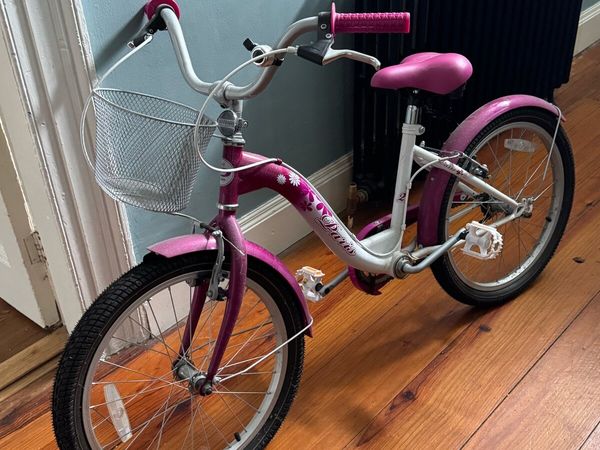 Girls’ bike hardly used with basket and bell - Main image