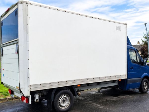 Mercedes sprinter box van - Main image