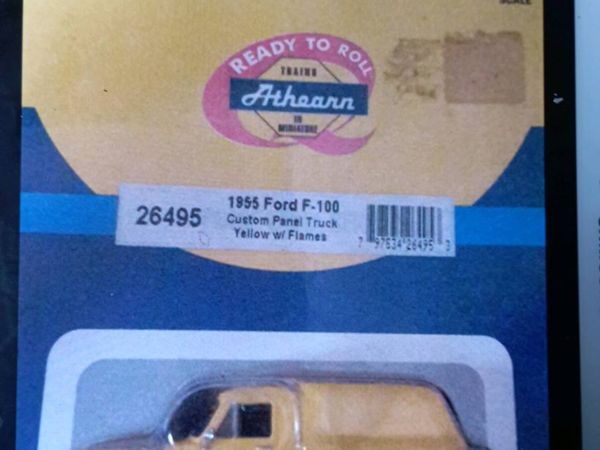 ATHEARN 1955 FORD F-100 CUSTOM PANEL TRUCK. - Main image