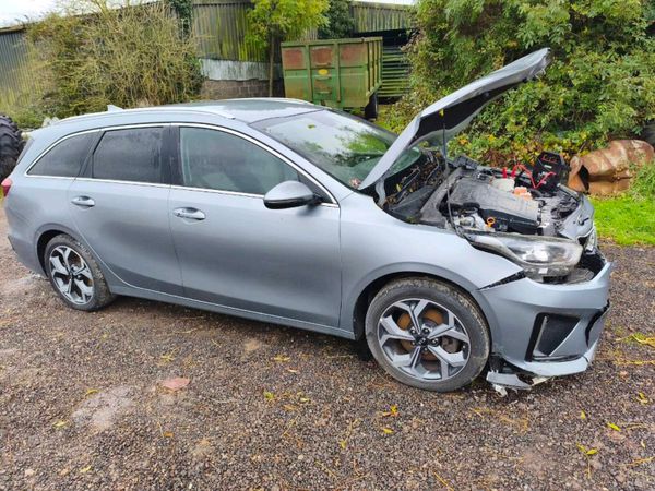 211 KIA Ceed 1.6 petrol plug in hybrid. - Main image