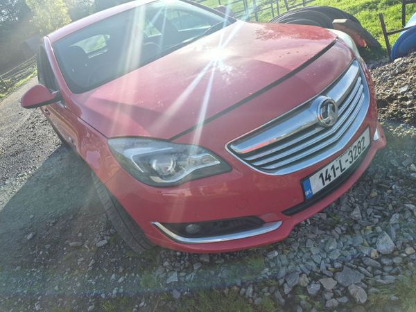 Insignia breaking for parts - Main image