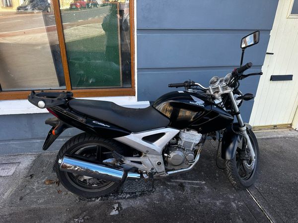 Honda CBF 250 - Main image