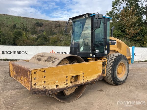 2018 Cat CS78b Smooth Drum Compactor - Main image