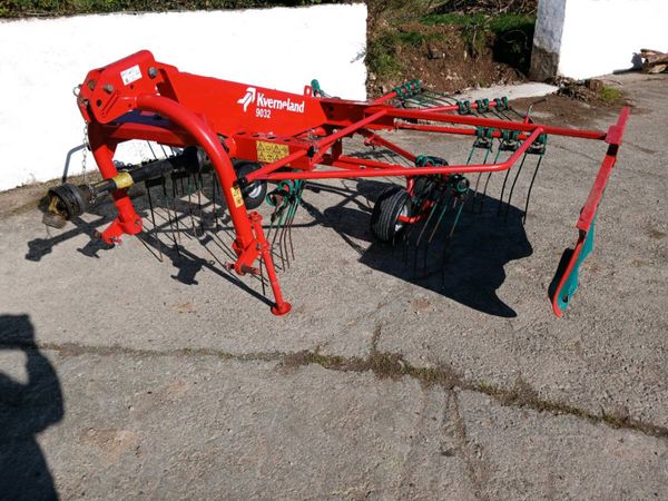 Kverneland single rotor rake - Main image