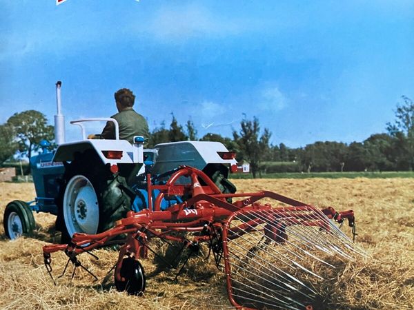 Lely Gemini Hay Tedder - Main image