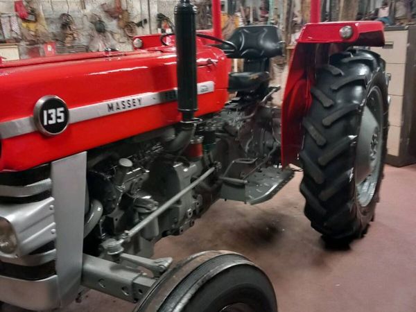 Tractor - Main image