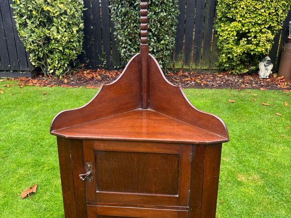 Antique corner washstand - Main image